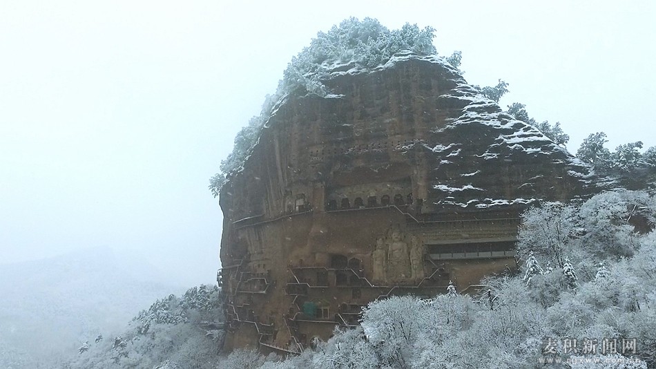 éº¦ç§¯å±±éªæ¯4_å¯æ¬.jpg