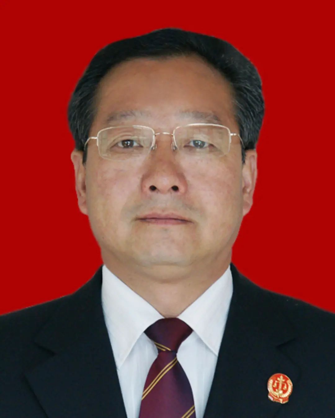 郭海泉男,汉族,1968年5月出生,中共党员,甘肃天水人,出生地甘肃天水