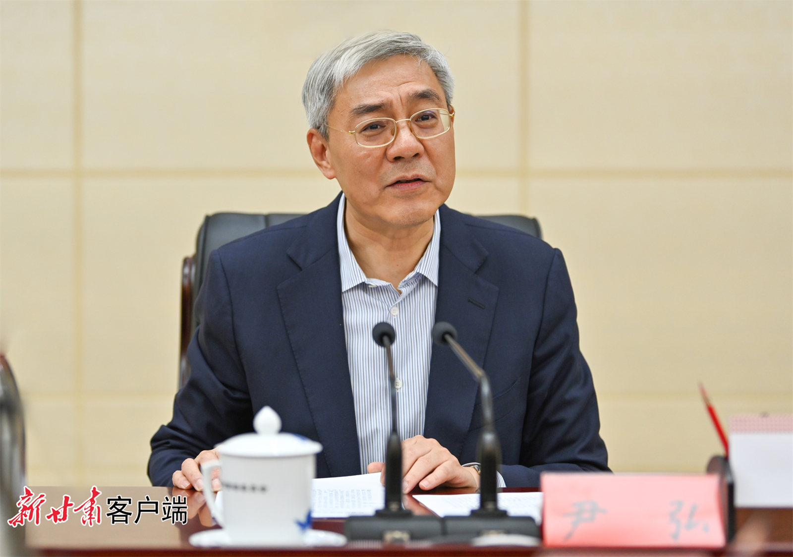 尹弘在省政协机关调研时强调:坚持正确政治方向,广泛