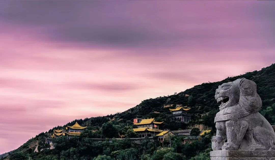 俯瞰洮阳徵瑞闻，钟灵毓脉兆絪缊。.jpg