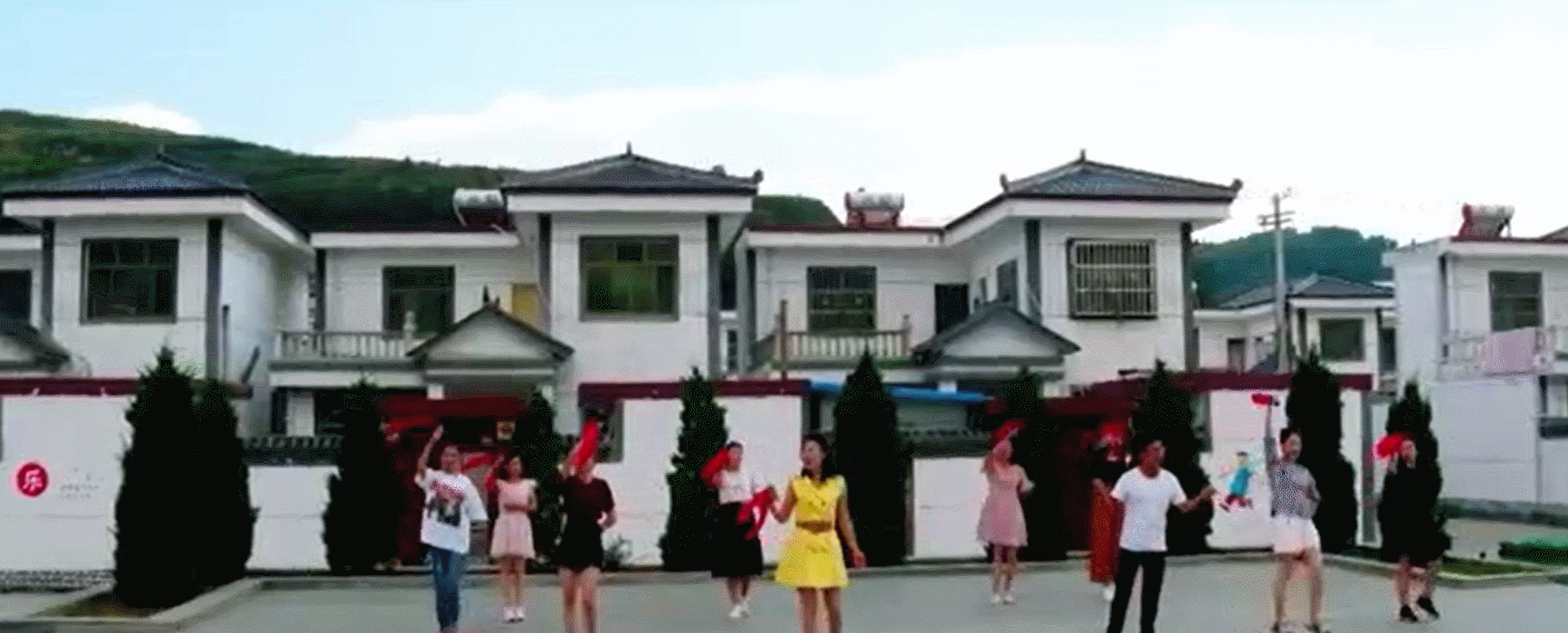 1667546162395056870.gif GIF25.gif