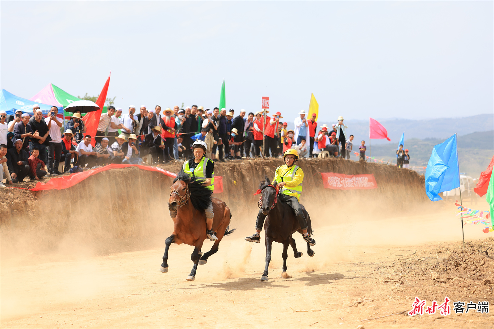 广河县官坊乡“喜迎二十大·永远跟党走”“嘉太杯”临夏州赛马邀请赛
