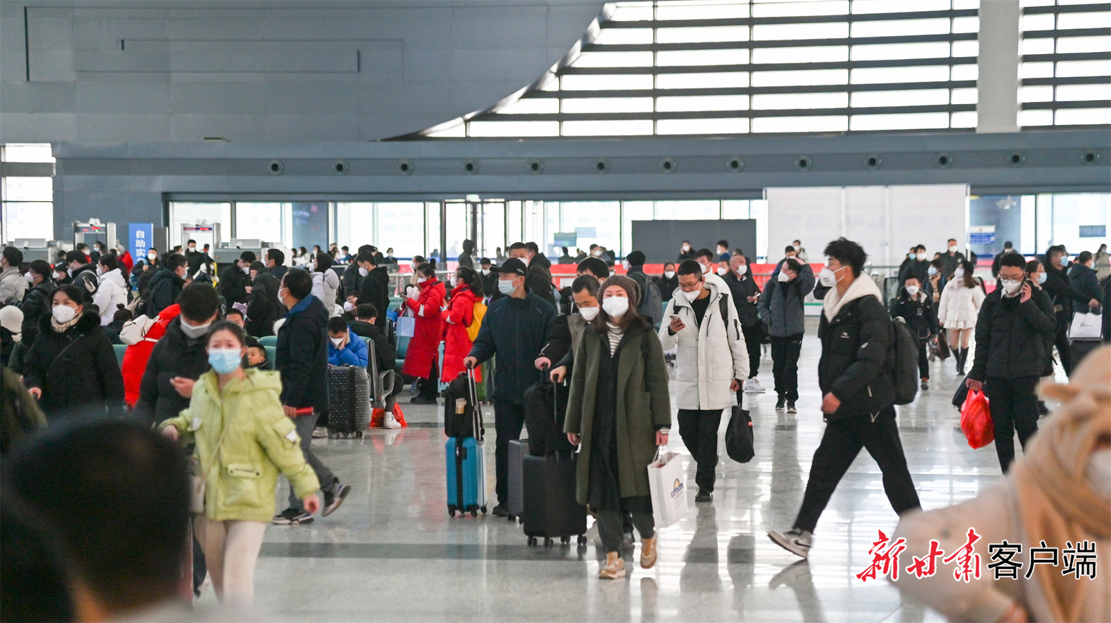 深圳地铁调整运营时间，安全顺畅保障“五一”返程高峰|五一|地铁_新浪新闻