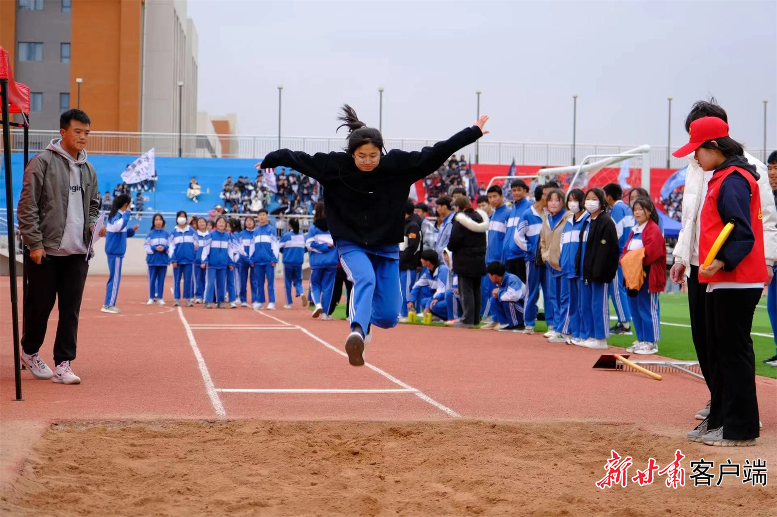 东乡中学开展学校运动会。（图片来源：东乡中学）.jpg