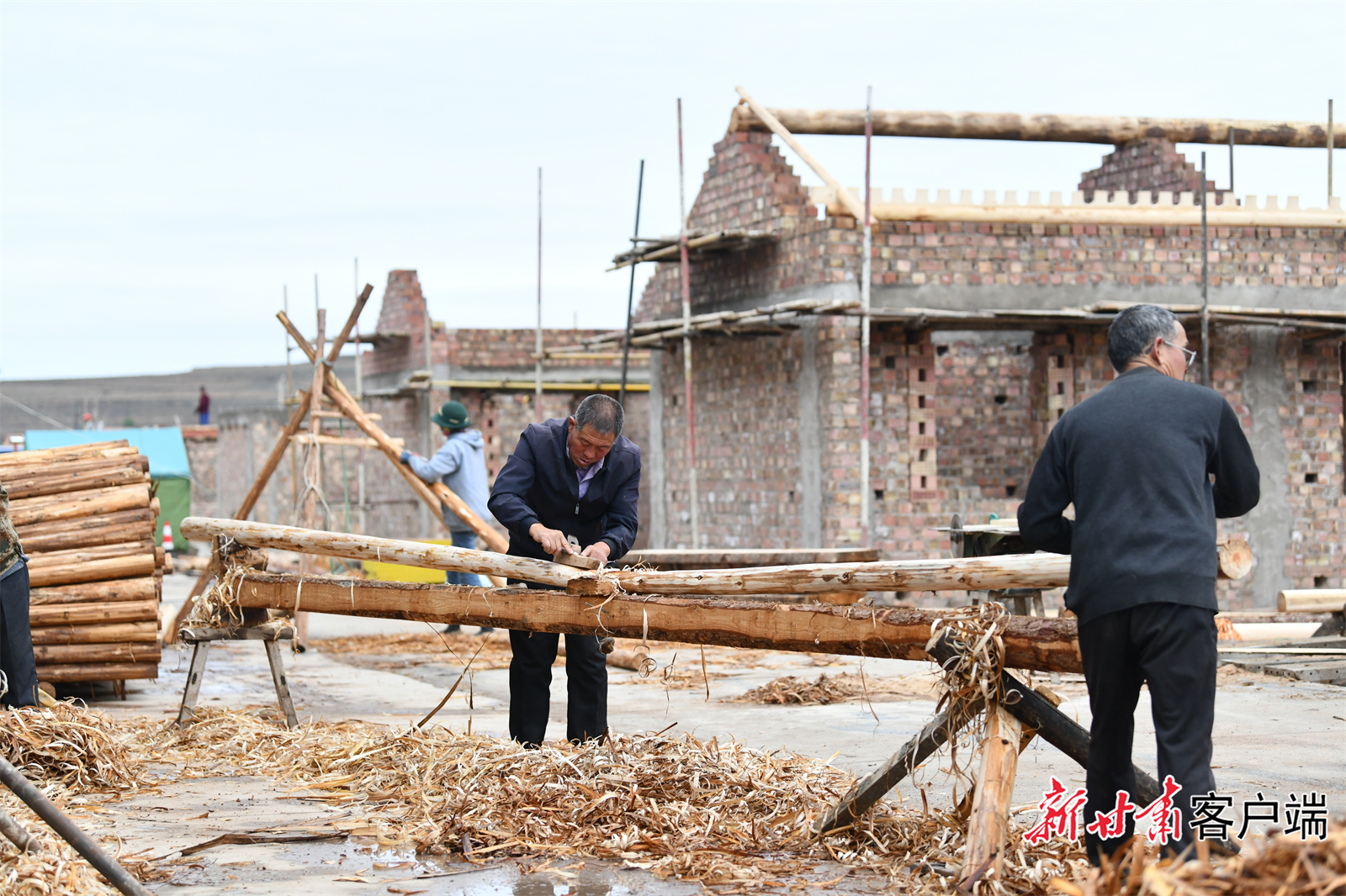 陇西县柯寨镇2023年生态及地质灾害避险搬迁安置点施工现场。.JPG