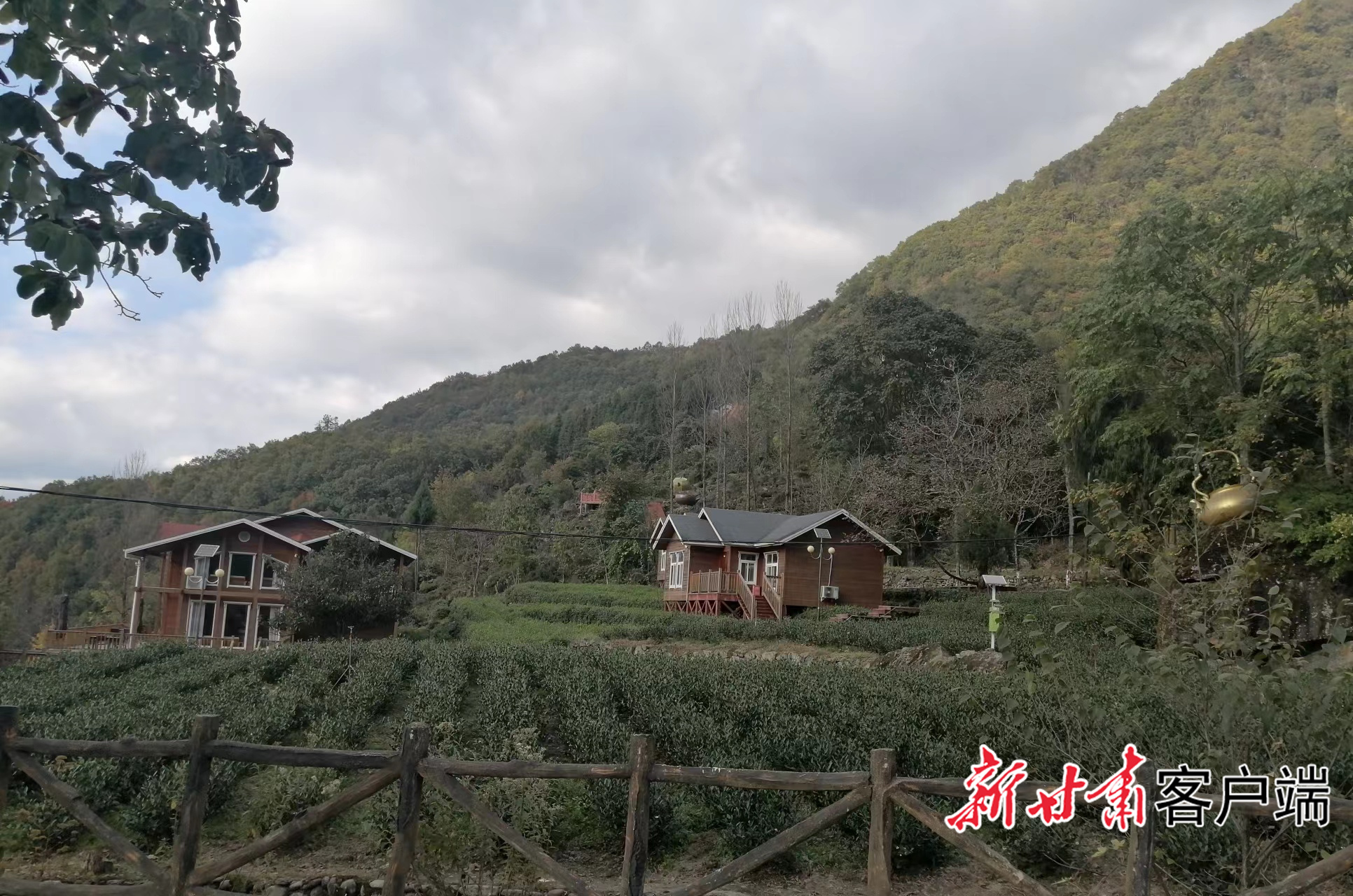 小木屋式的宾馆 513b33329bf4a3e43e99b16a25a5d8b.jpg