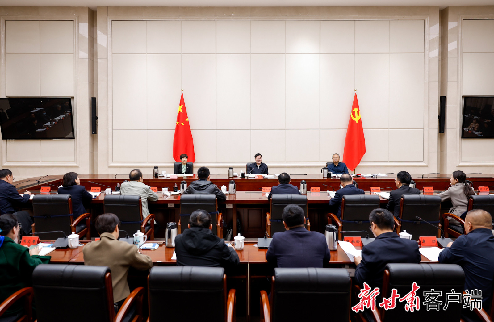 胡昌升在甘肃省庆祝第24个中国记者节新闻媒体座谈会上强调发挥主流