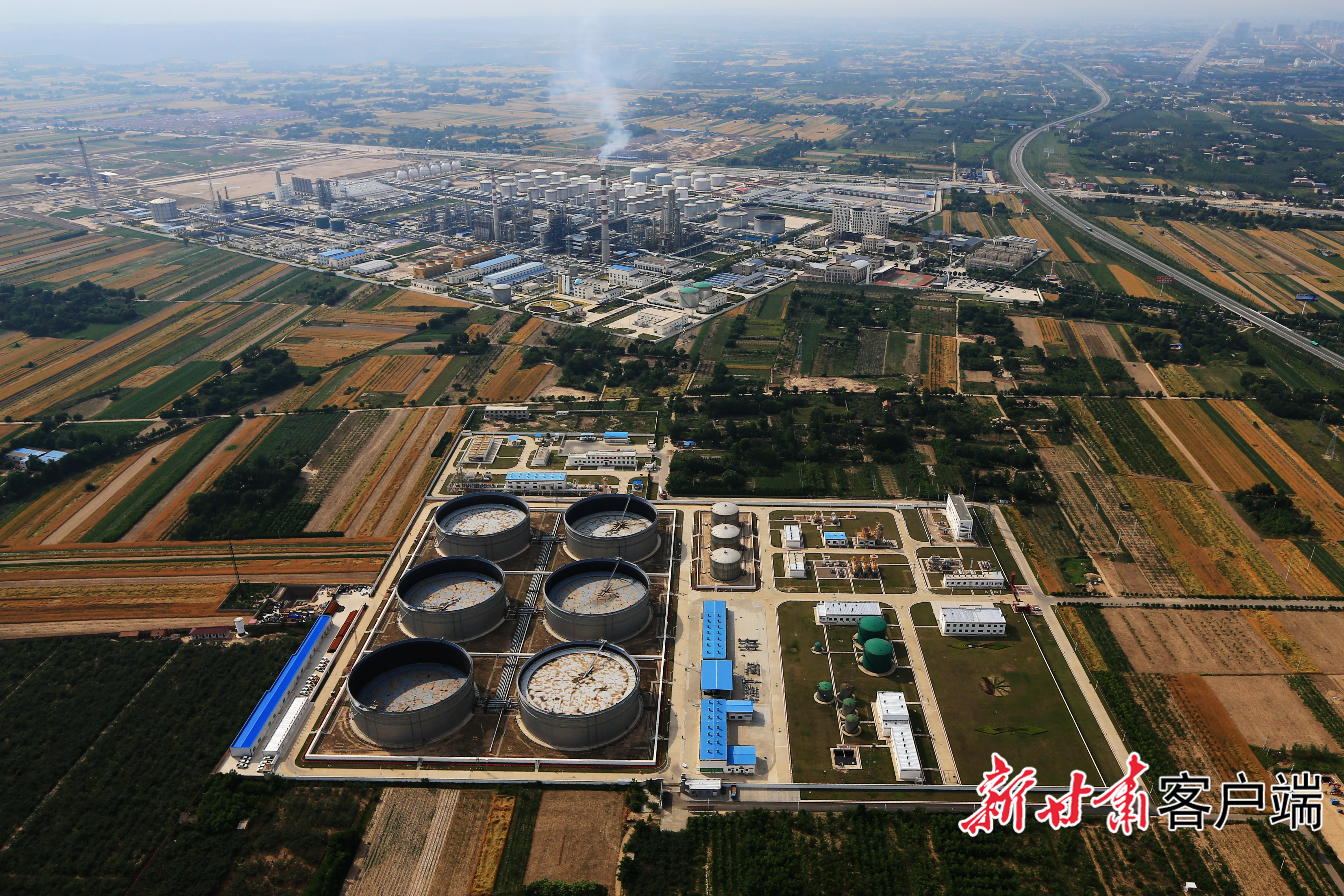 中国石油庆阳石化公司300万吨炼油搬迁改造项目。 新甘肃·甘肃日报通讯员 赵彩霞