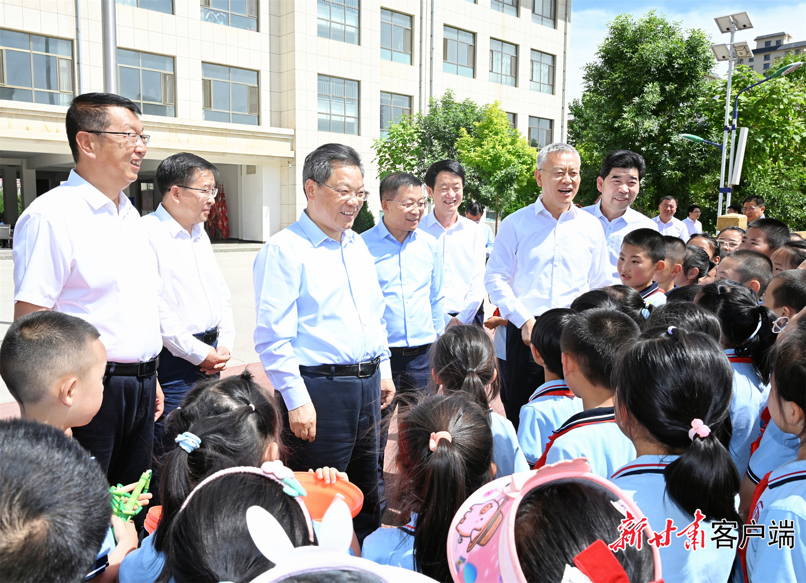 任振鹤在酒泉市调研并主持召开新能源及新能源装备制造企业座谈会时强调：规划先行分步实施适度超前聚链成群 加快打造全国重要的新能源及新能源装备制造基地