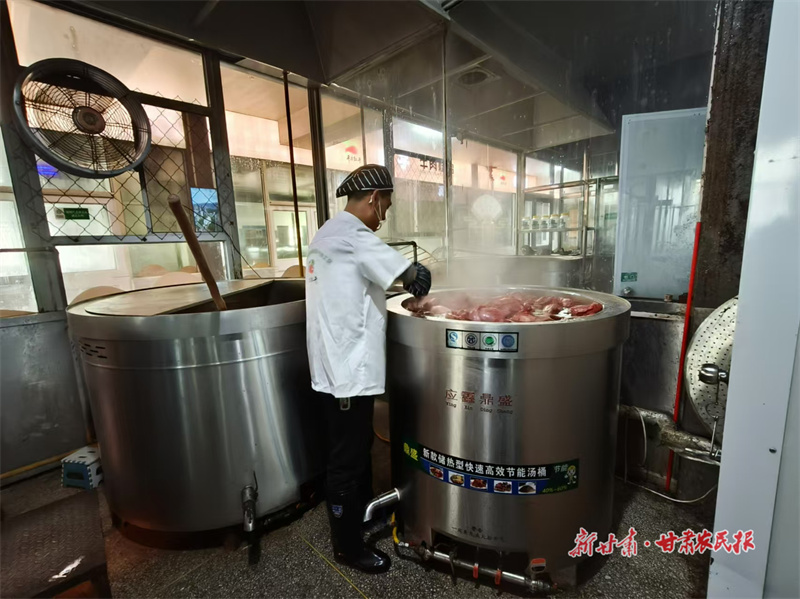 图为肉制品加工