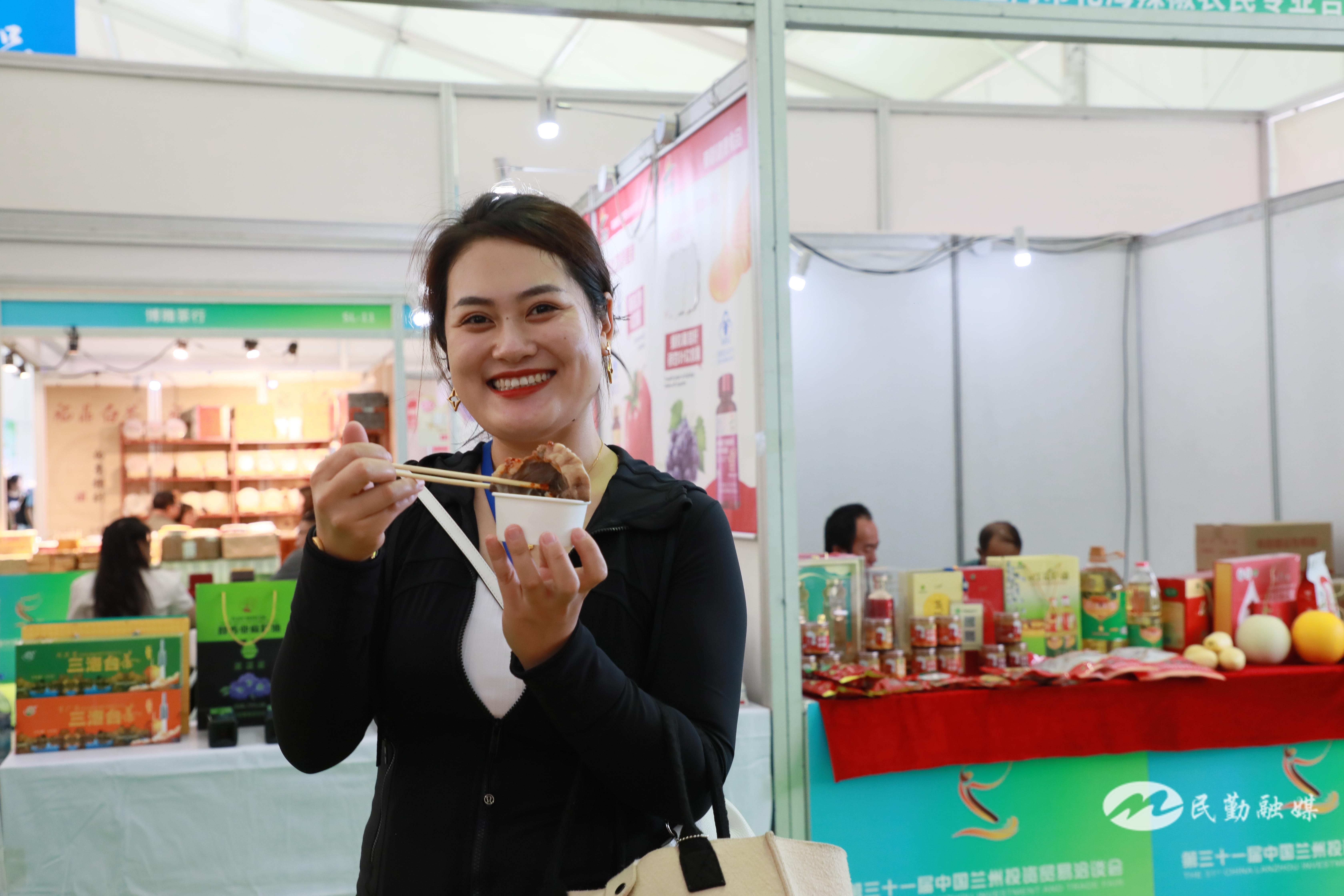 1751884795395032535.jpg 1751884179499042954.jpg