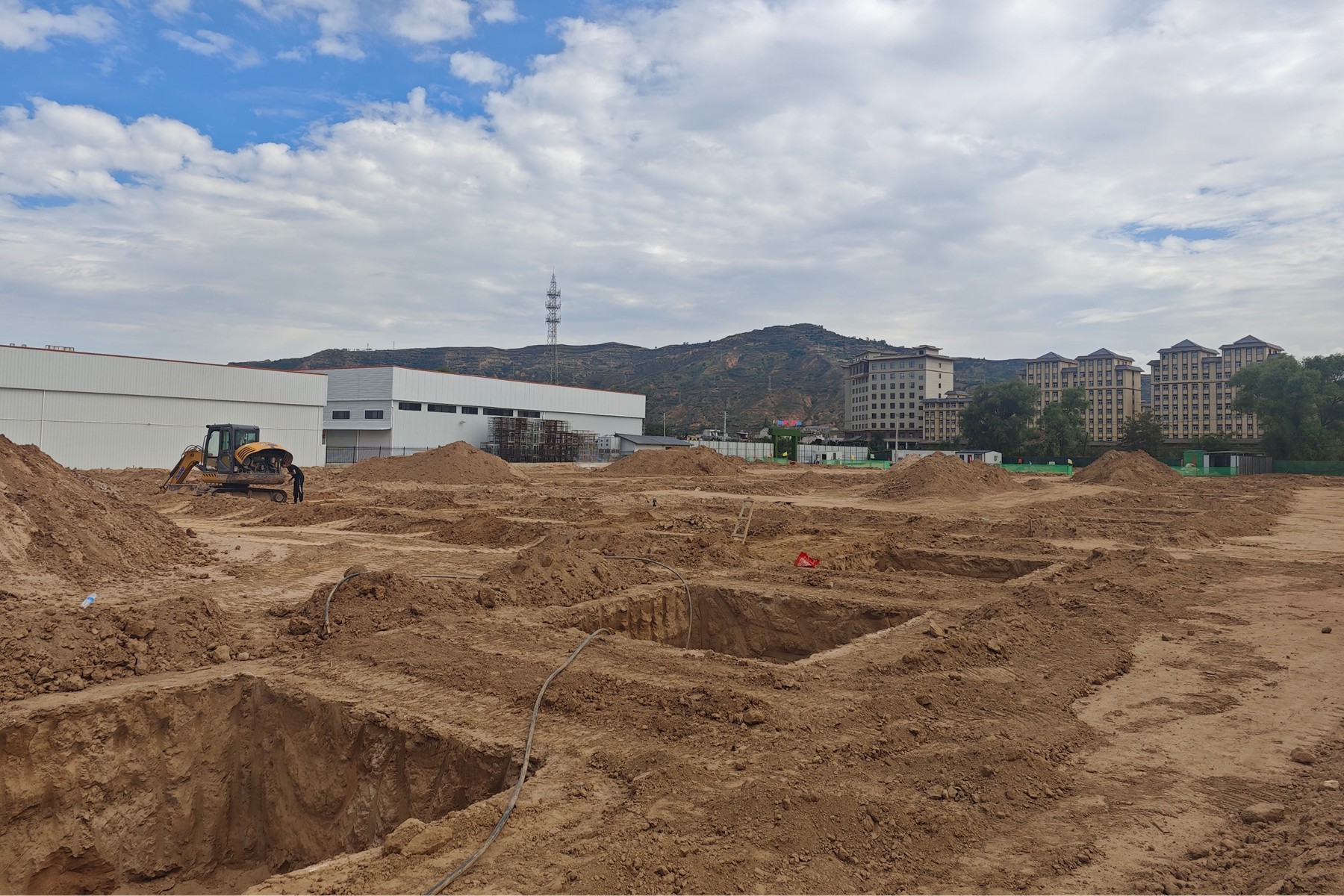 1753260729837092276.jpg 1753150539285042977.jpg