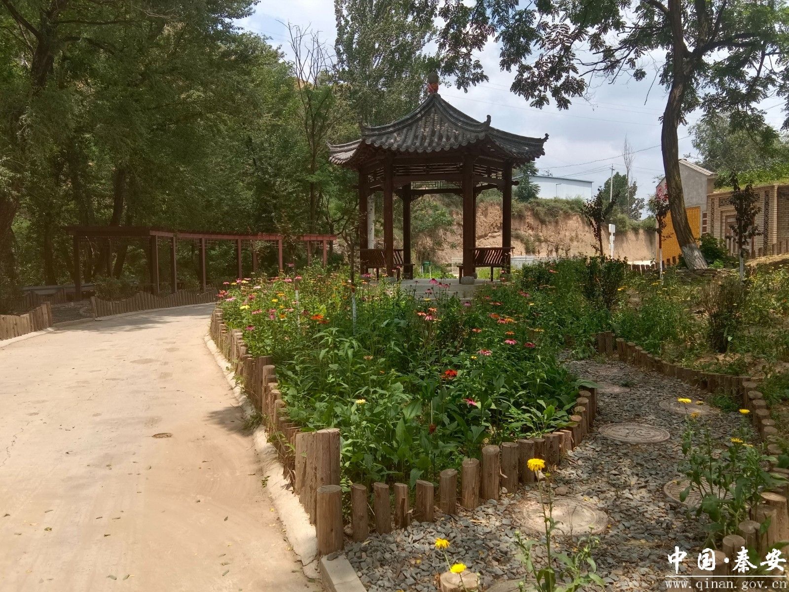 1755849691290013344.jpg 1755697056195080082.jpg