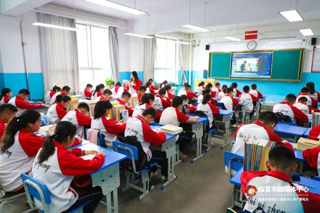 1756111696358055317.jpg 1756110585982071398.jpg