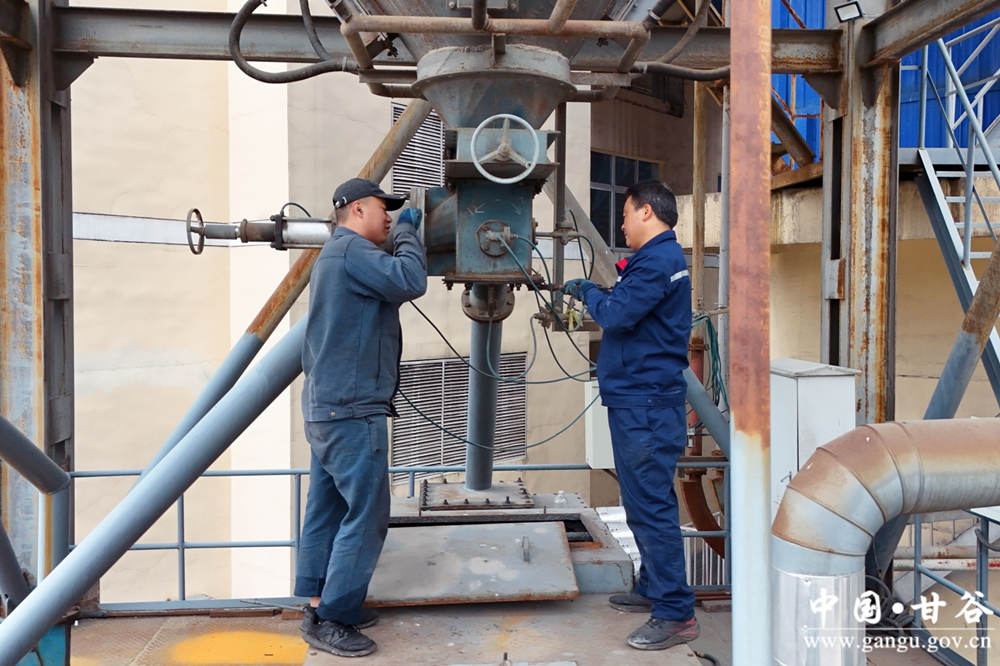 1760953843540044163.png 1760490911337036702_副本.png