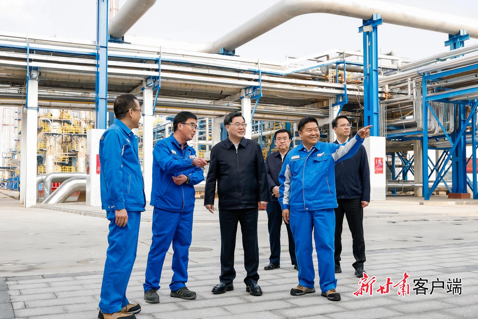 胡昌升在兰州石化公司宣讲党的二十届四中全会精神