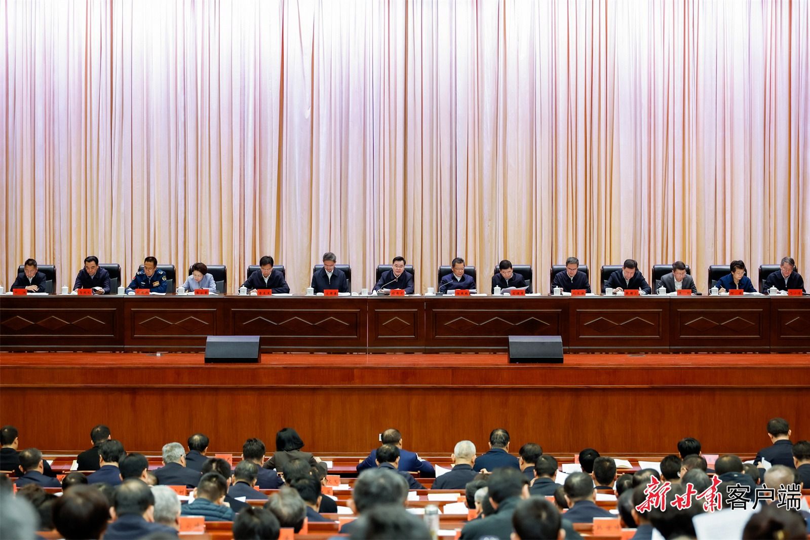 省委全面依法治省工作会议在兰州召开