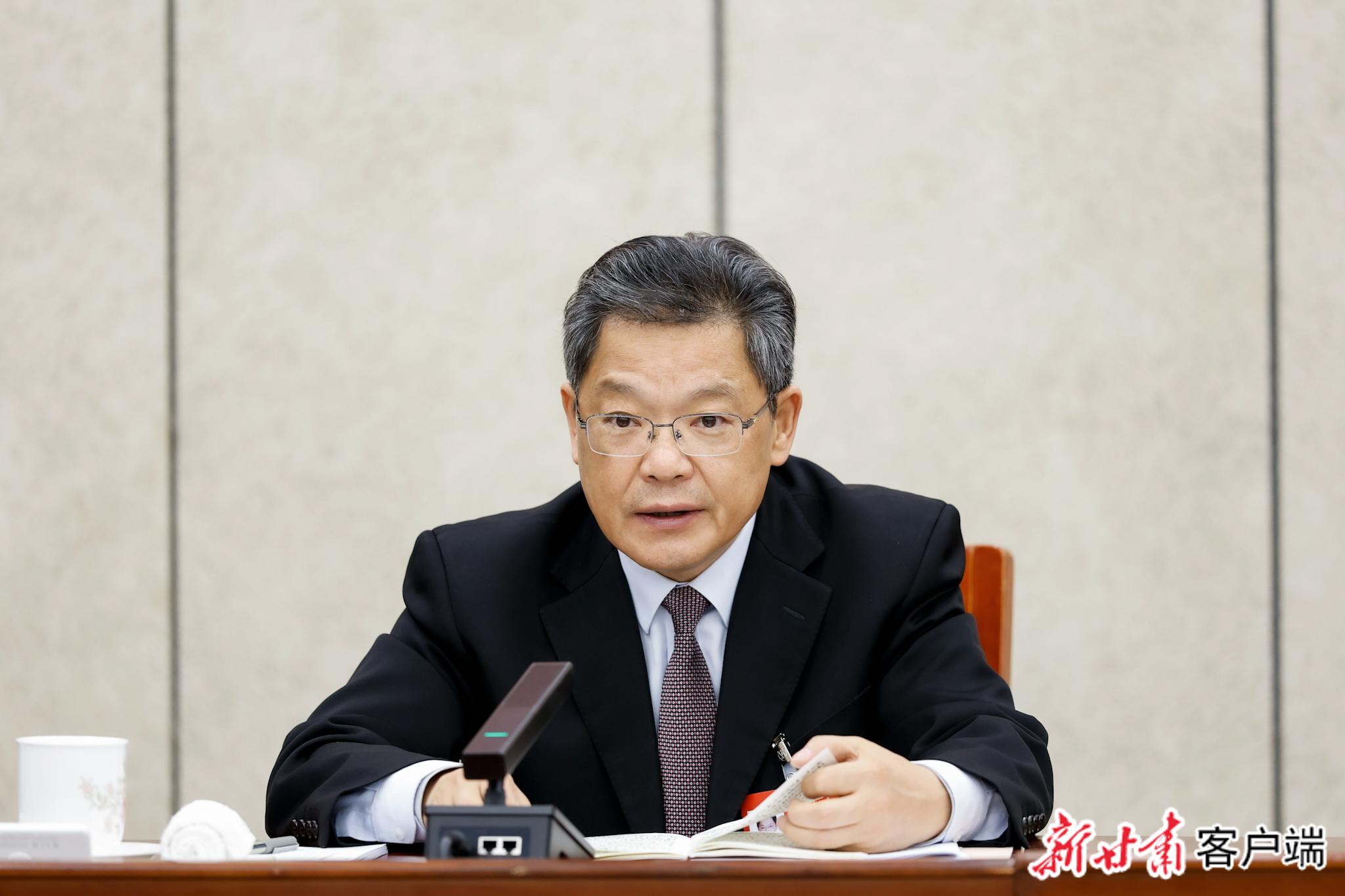 任振鹤在甘肃代表团审议政府工作报告