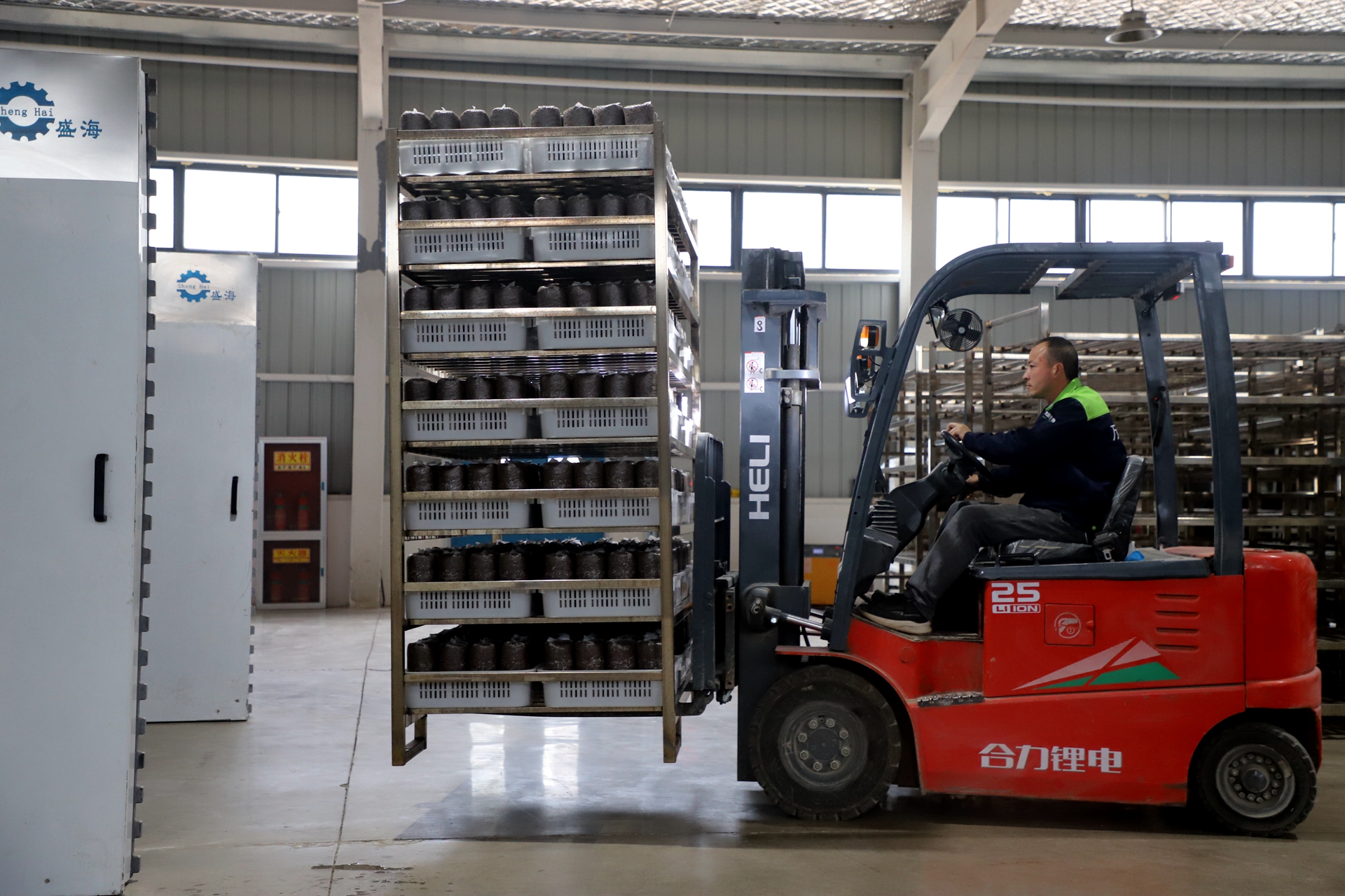 1773300316935041656_副本