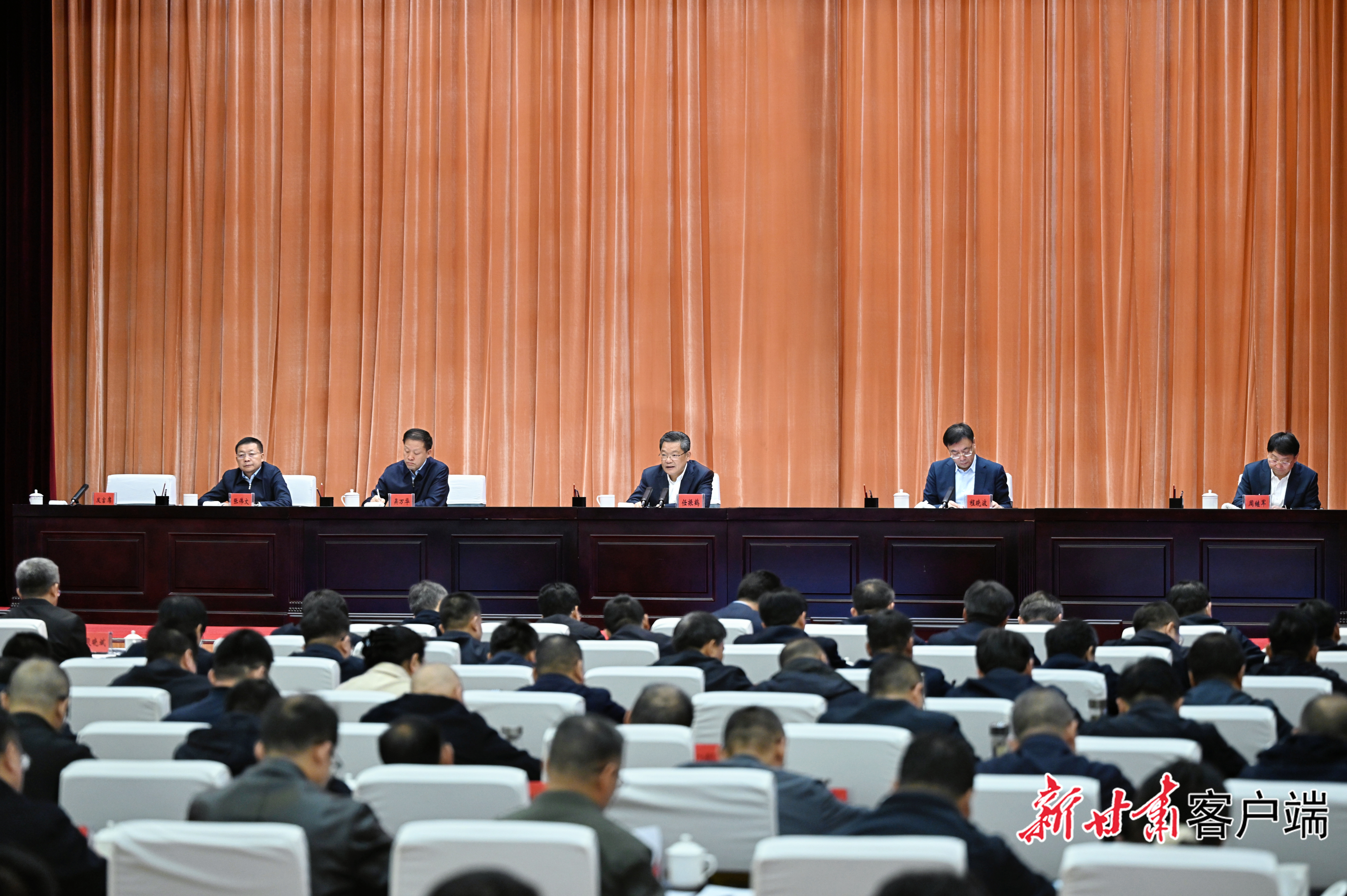 全省“新能源+”行动暨零碳园区建设推进会举行