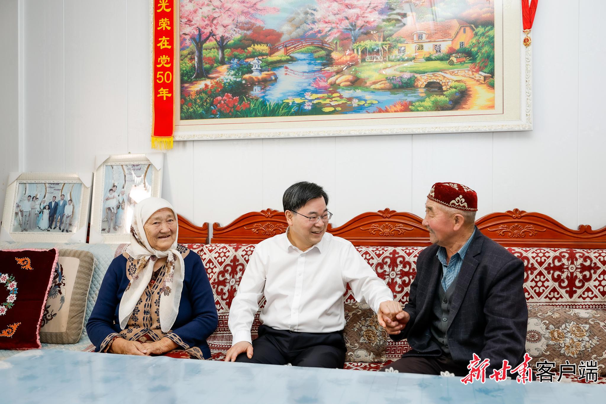 胡昌升在酒泉市调研