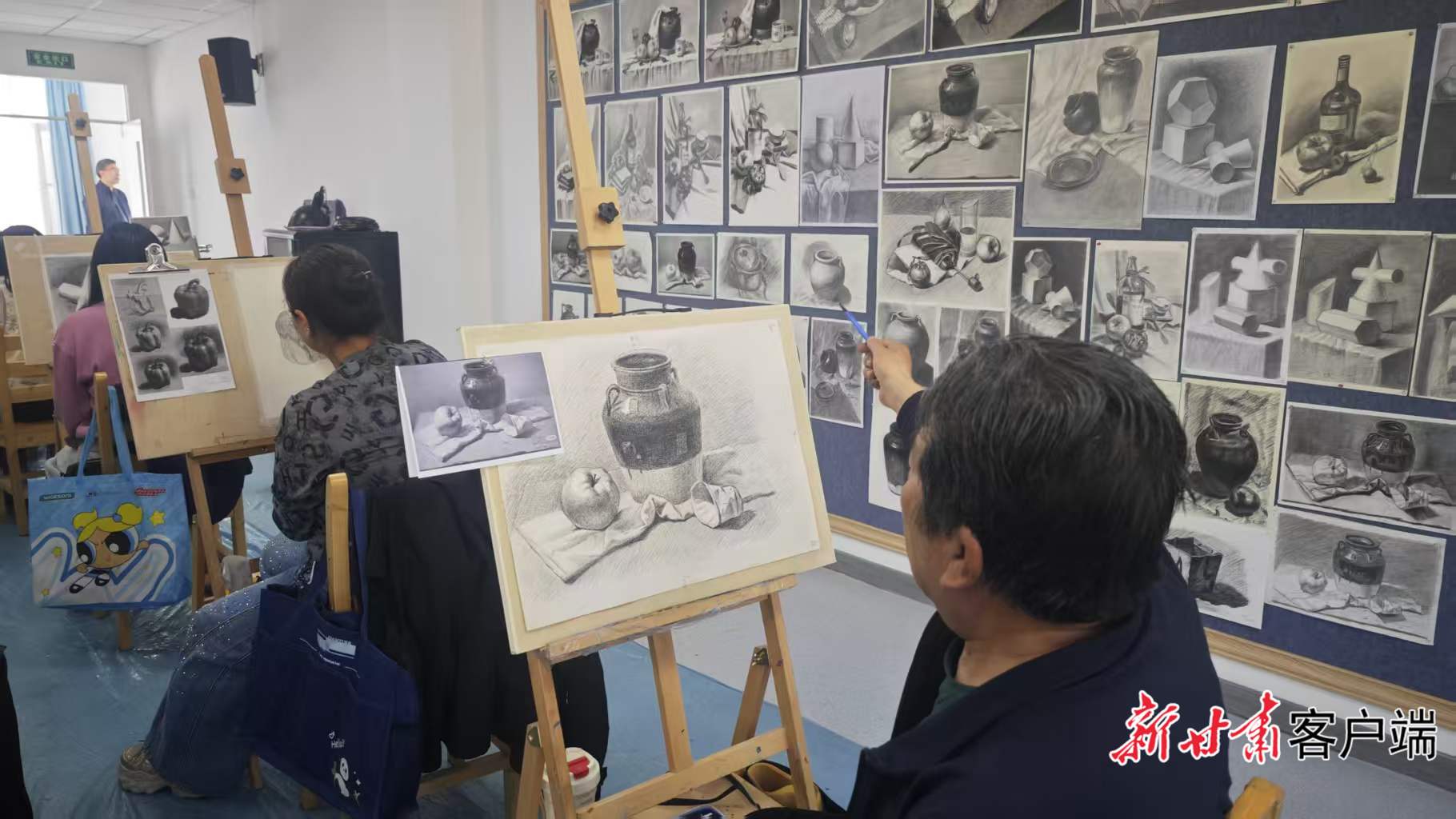 酒钢退休职工在老年大学上课(48537390)-20260528084838