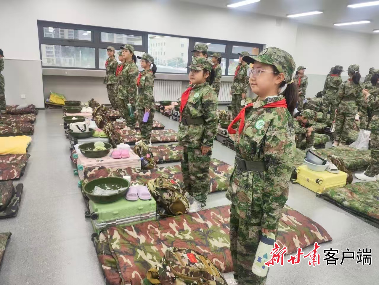 东郊学校军事训练现场。(东郊学校供图)(48424525)-20260605080700
