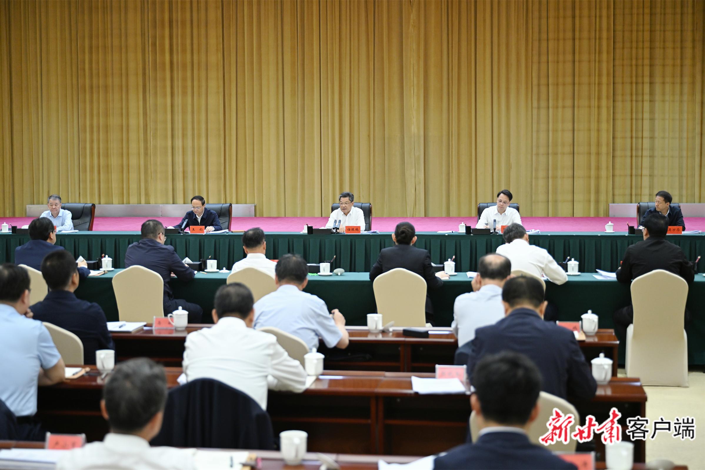 兰白两区建设领导小组会议暨甘肃省科技引领核技术应用和核关联配套产业高质量发展座谈会举行