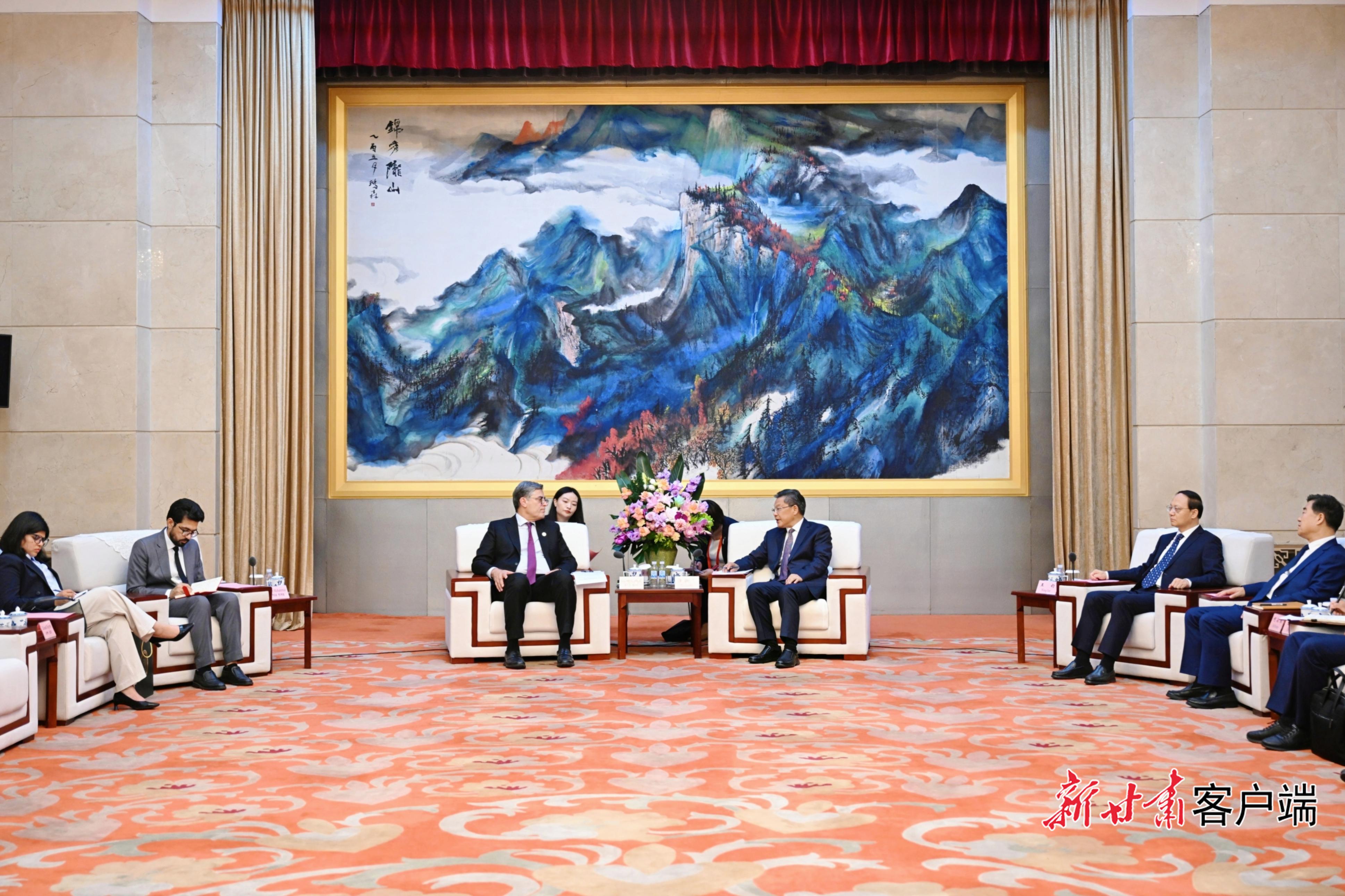 任振鹤会见第三十二届兰洽会主宾国巴基斯坦代表团一行