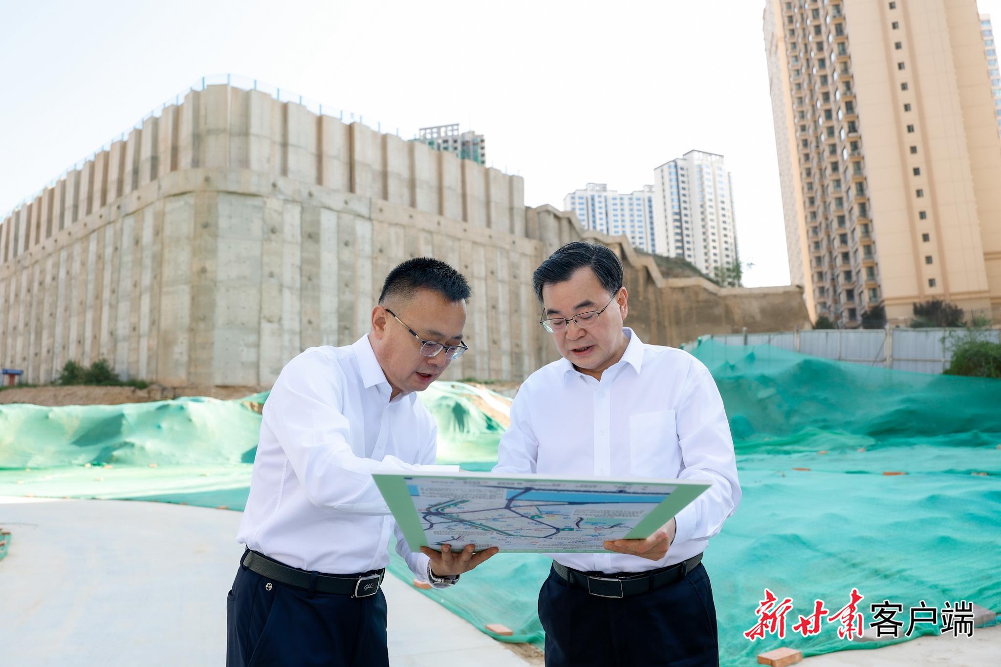胡昌升在兰州市城关区调研