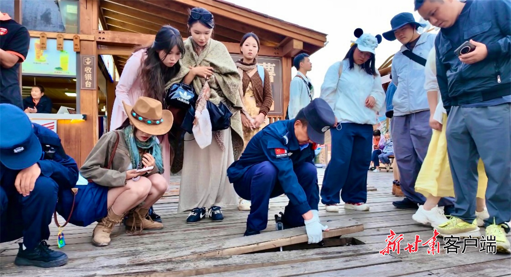 【树立和践行正确政绩观】山褶里的“潜绩”，笑容里的“显绩”——张掖七彩丹霞大景区以党建引领旅游服务提质增效