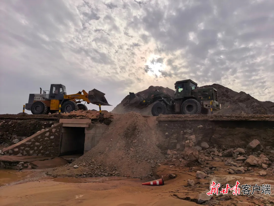 一场短时强降雨冲断省道之后的三小时
