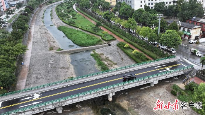 甘肃徽县：一座新桥，一间食堂与591户居民的安居之盼