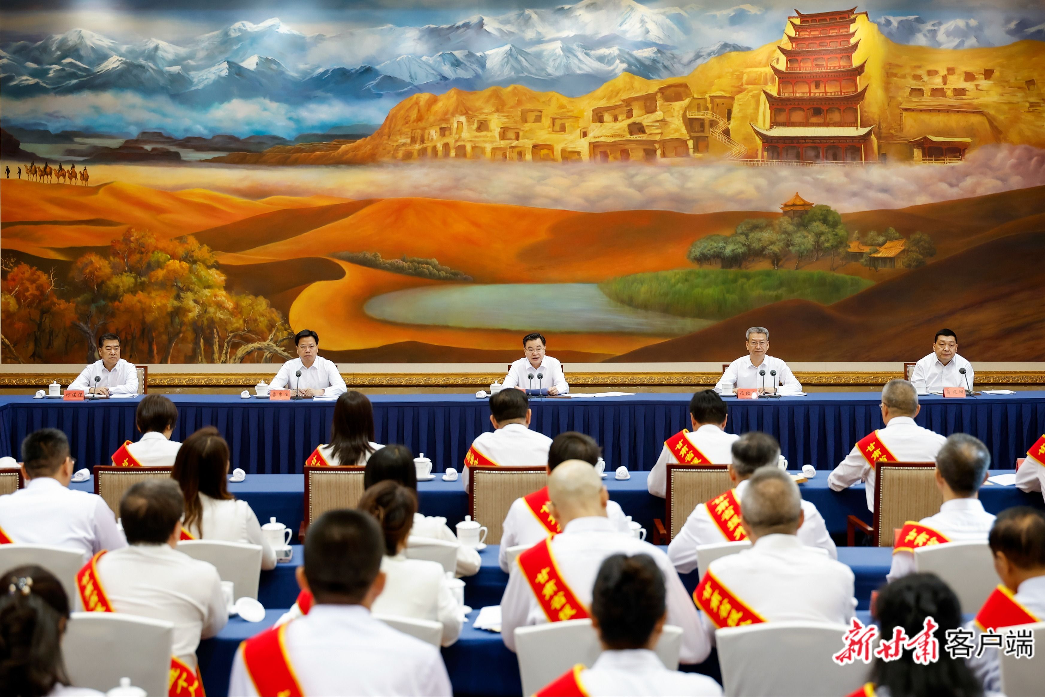 胡昌升与全省援外医疗工作先进集体和先进个人表彰对象座谈